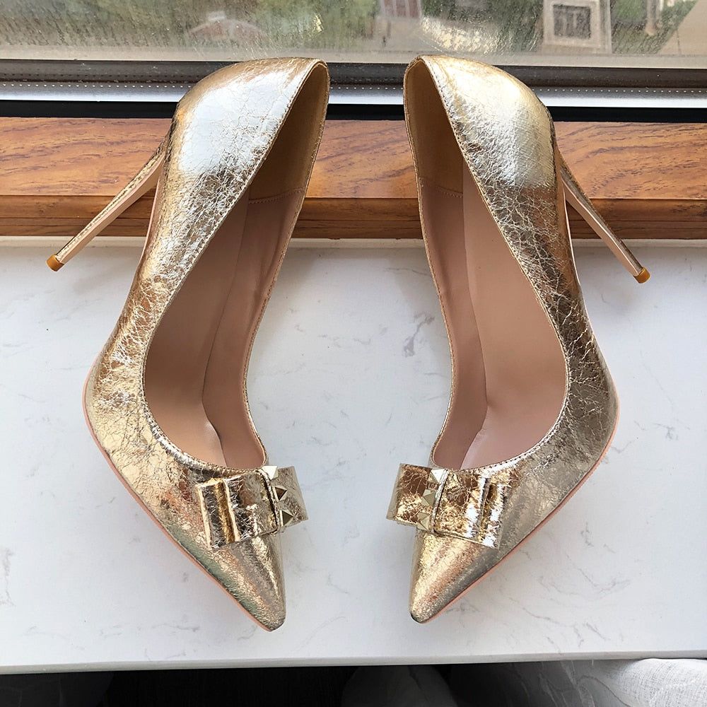 Luxury matte gold pumps with bow