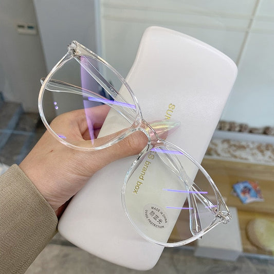 Transparente Brille mit Blaulichtschutz